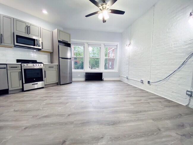 Foto del edificio - 1063 W Glenlake Ave