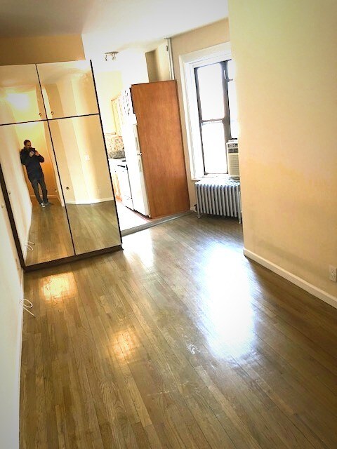 Building Photo - 177 Thompson St