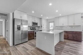 Building Photo - 2447 E La Jolla Dr