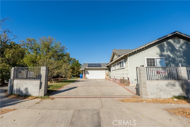 Building Photo - 9540 Cedros Ave