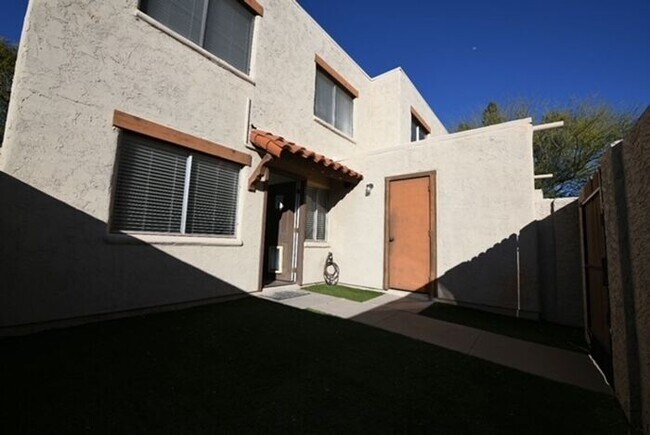 Foto del edificio - 8127 E Glenrosa Ave