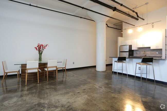 restaurantes area_Studio, 1BA - 1,729 FT² - Telephone Factory Lofts