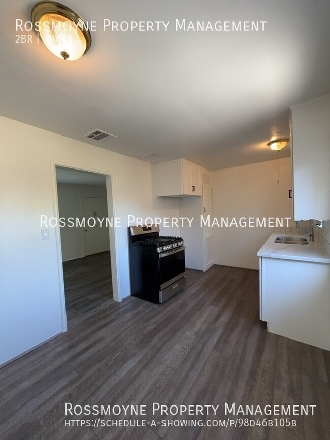 Foto del edificio - 3107 Jeffries Ave