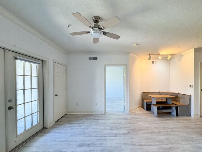 Foto del edificio - The Grande Downtown - REMODELED 1 Bedroom Available for rent NOW!