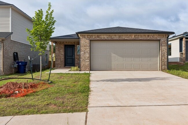 3 Bed | 2 Bath | 1,051 SqFt - 3 Bed | 2 Bath | 1,051 SqFt House