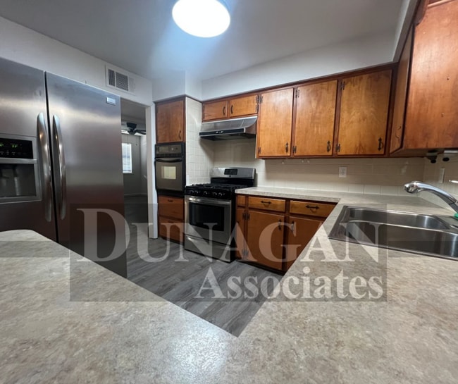 Building Photo - 3 Bed, 1 3/4 Bath home with Shop - Water P...