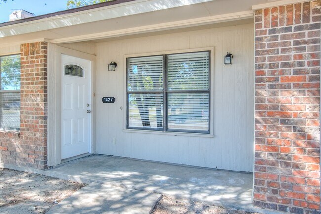 Foto del edificio - 4 Bedroom Home in Paulann!