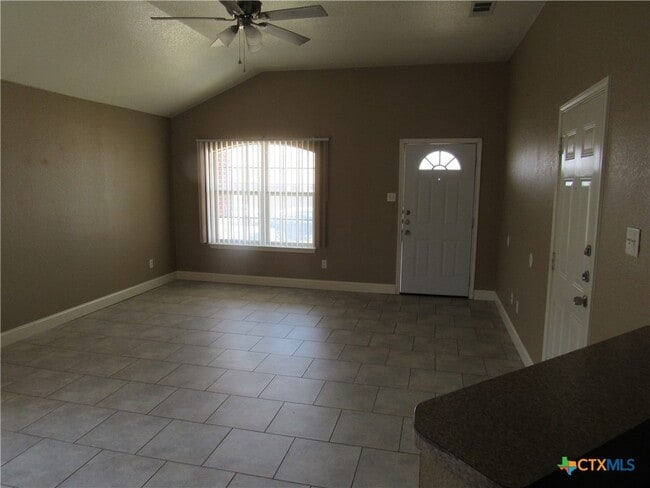 Foto del edificio - 4310 Elms Run Cir