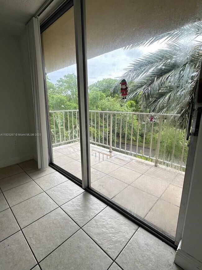 Building Photo - 1805 Sans Souci Blvd
