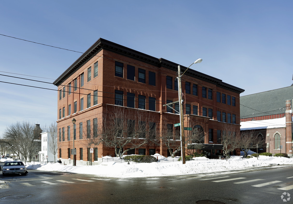 Primary Photo - Cedar House