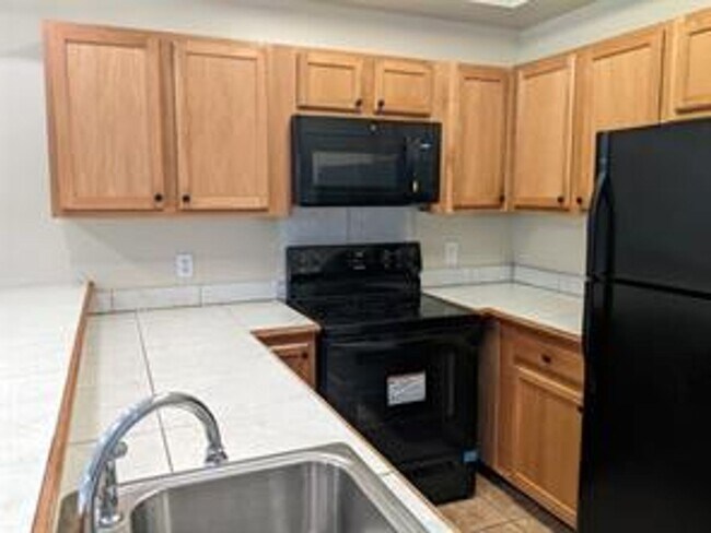 Foto del edificio - 8209 Edinburgh St