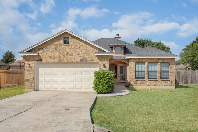 Foto del edificio - Beautiful custom home ready for asap move ...