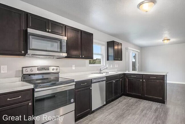 Foto del edificio - 4 br, 2.5 bath House - 651 East North Street