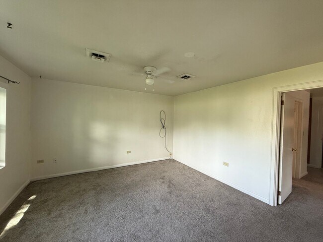 Foto del edificio - Pet Friendly! Central Air!