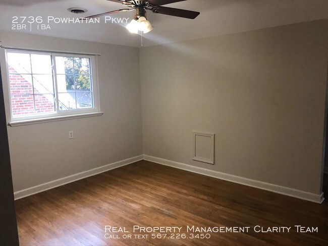 Building Photo - 2 Bed/1 Bath Ottawa Area Upper Duplex Unit
