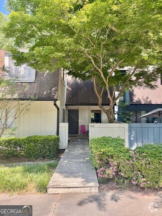 Building Photo - 165 Woodstone Dr