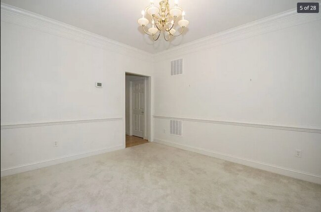 Foto del edificio - 317 Chamborley Dr