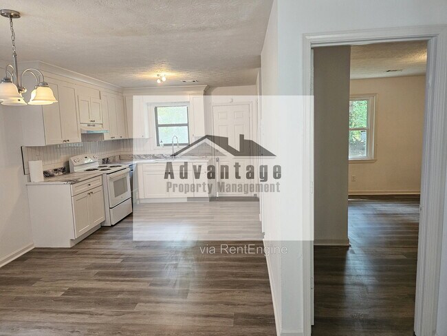 Foto del edificio - 1521 Pine Cone Ln NW