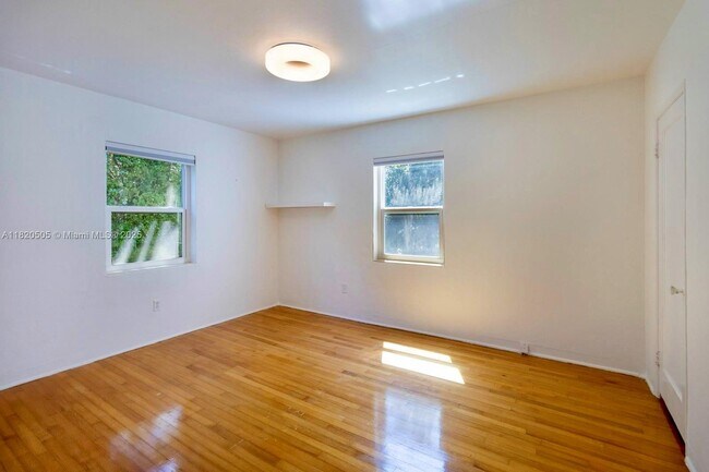 Foto del edificio - 46 NE 101st St