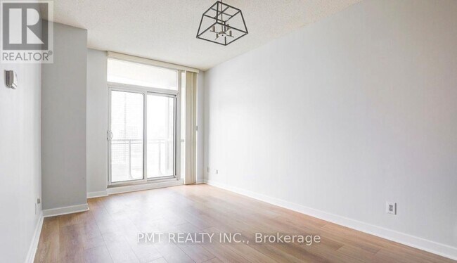 Photo du bâtiment - 18 Harbour St