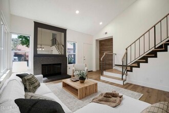 Building Photo - 974 Quarterhorse Ln