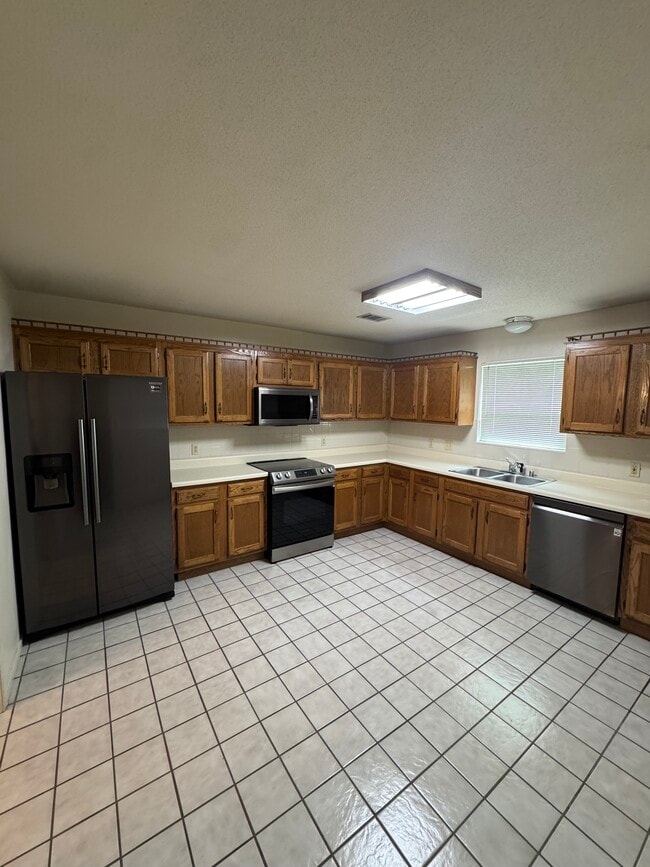 Building Photo - 9608 Bryn Mawr Cir