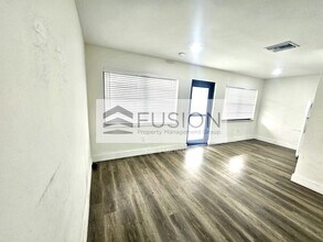 Building Photo - 1730 Acapulco Dr