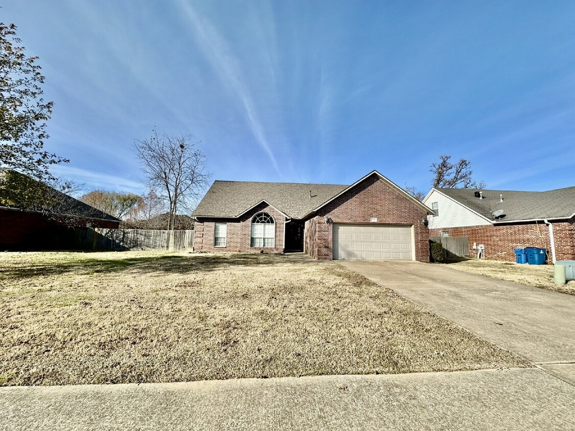 Photo - 3908 SW Hawthorne St, Bentonville, AR 72712