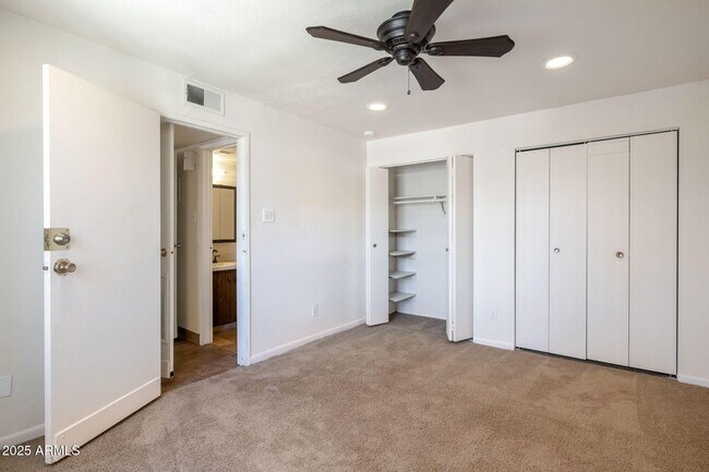 Foto del edificio - 3313 N 68th St