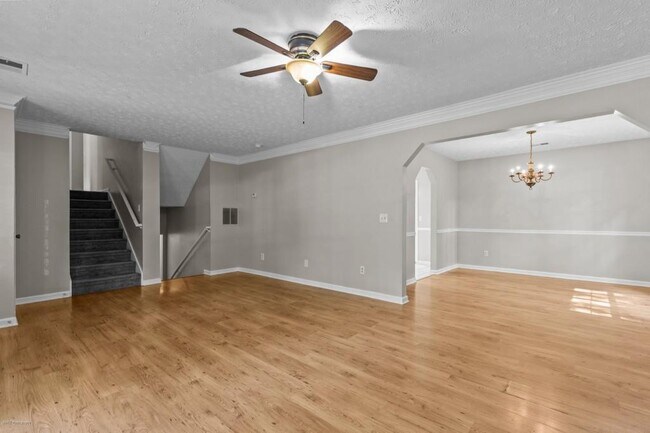 Foto del edificio - 2733 Oakwood Dr