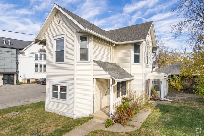 Building Photo - 2402 East Ave