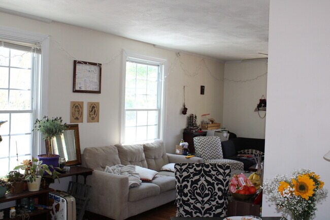 Foto del edificio - 34 Brentwood St