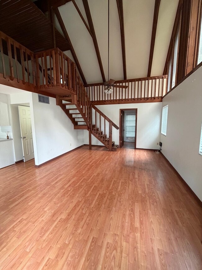 Building Photo - 2609 Hillsdale Ave