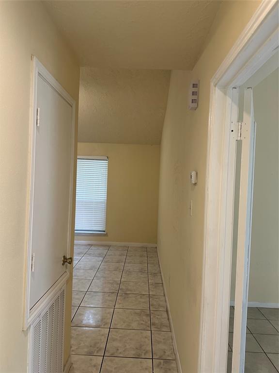 Foto del edificio - 6311 Clayridge Dr