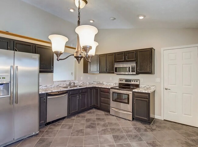 Building Photo - 7261 Woodmill Ct