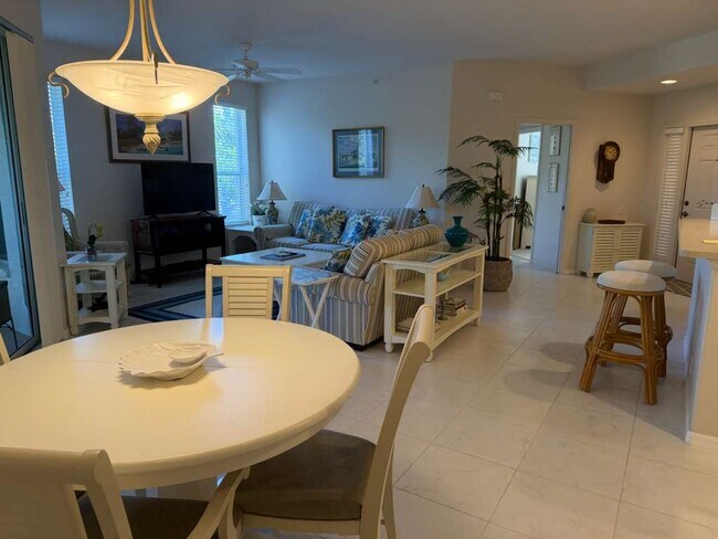 Foto del edificio - 17020 Willowcrest Way