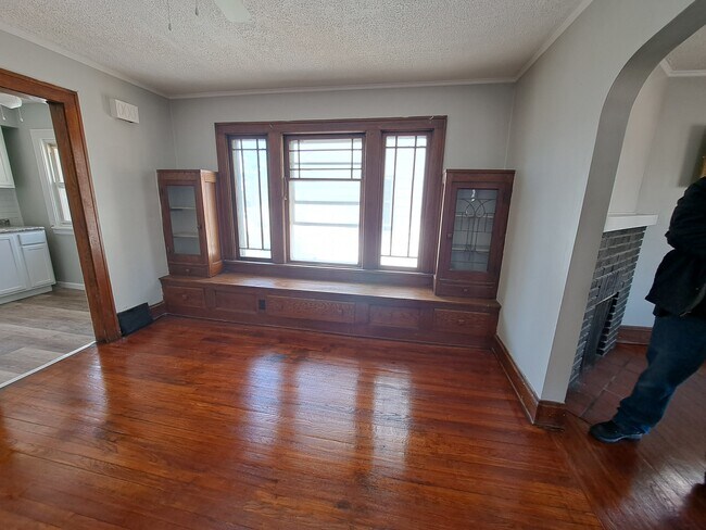 Building Photo - 10909 Saint Mark Ave
