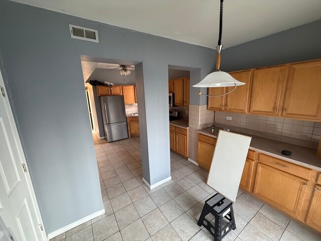 Kitchen - 4710 W Jackson Blvd