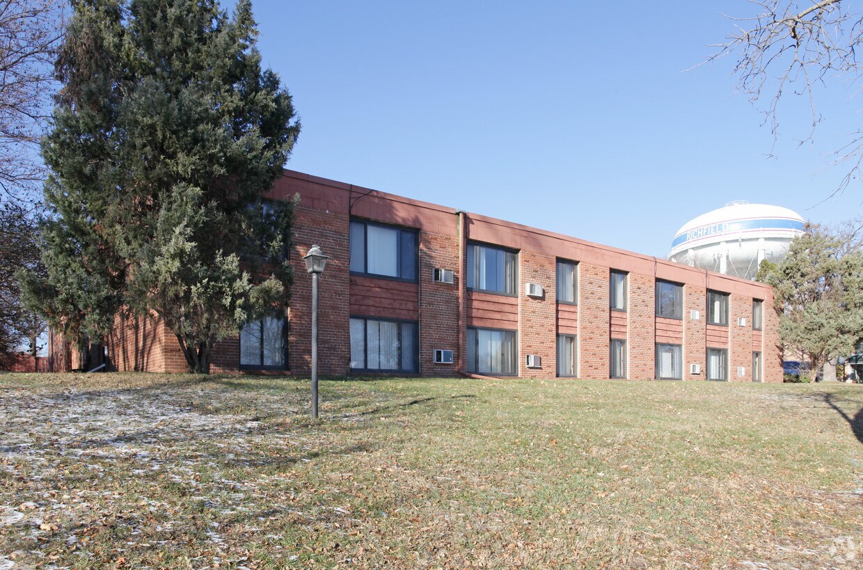 Foto principal - 6436 Oliver Ave S