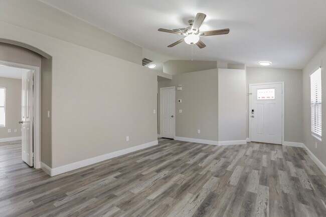 Building Photo - 3960 Dusty Coral St