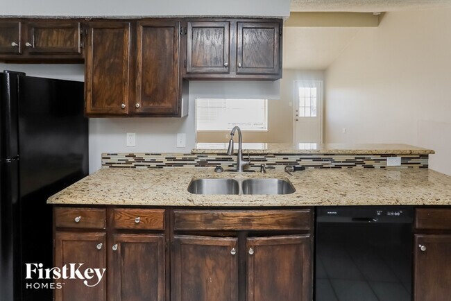 Foto del edificio - 612 Coolwood Ln