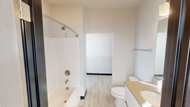 Building Photo - 2807 Oakland St