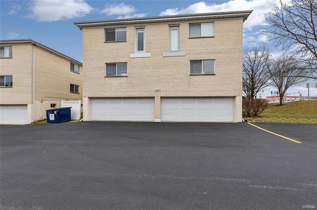 Building Photo - 10006 Chardin Way