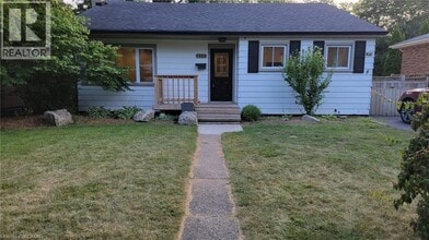 Building Photo - 1402 Fisher Ave