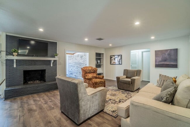 Foto del edificio - Newly Remodeled & Ready to Move In!