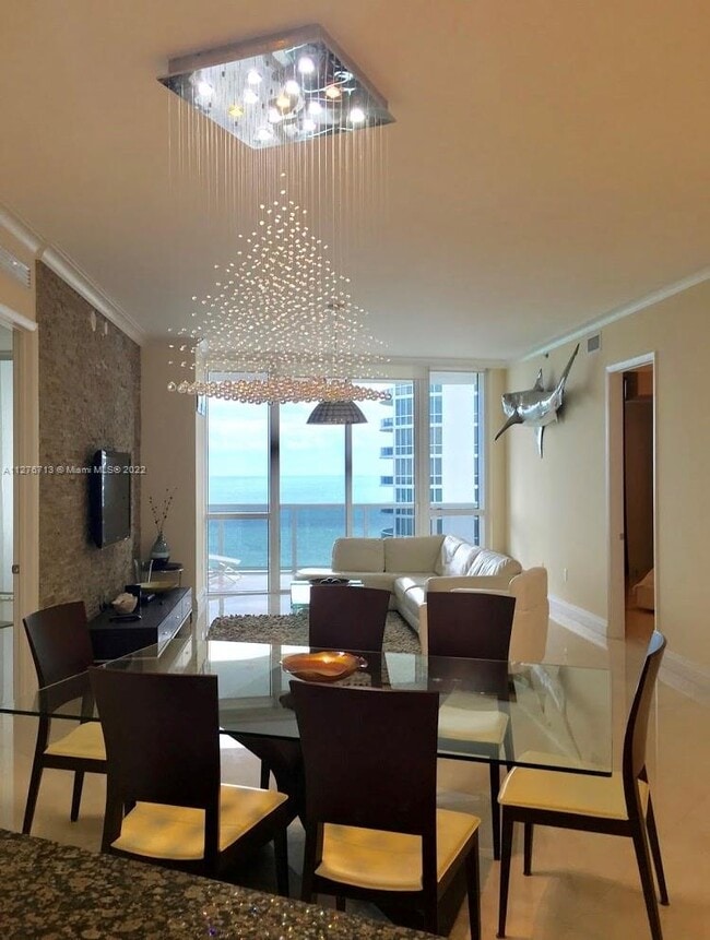 Building Photo - 16001 Collins Ave