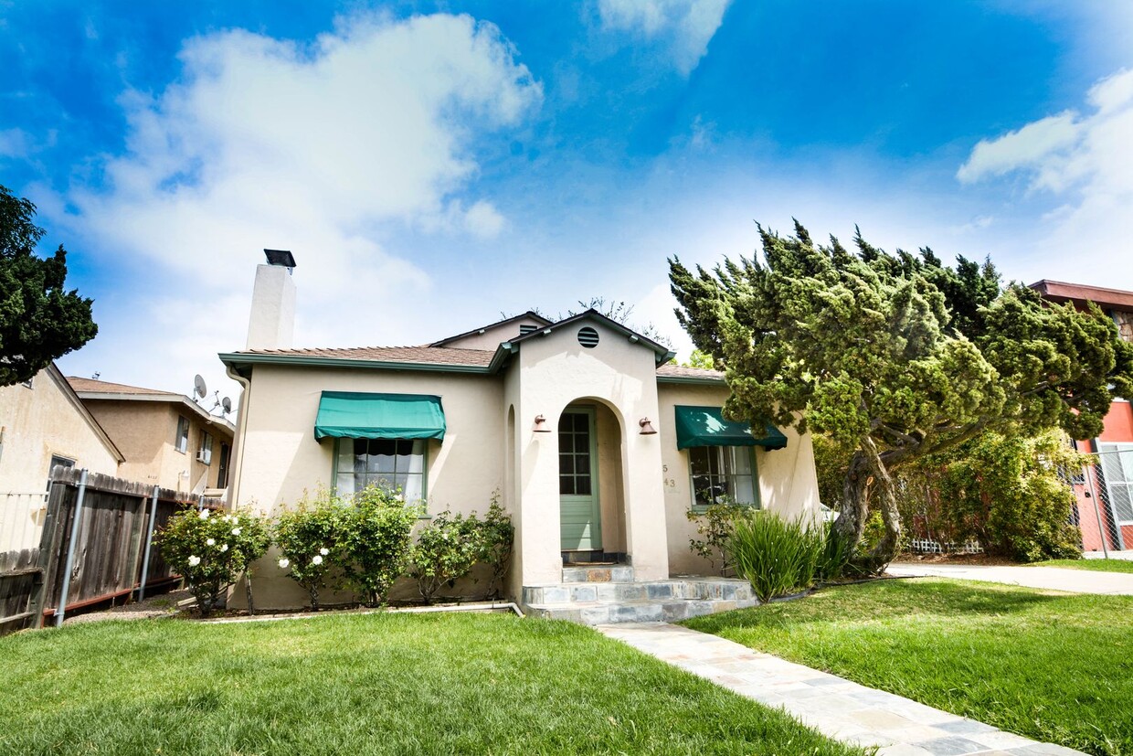 Primary Photo - Beautiful 3bd/1ba Spanish Style home
