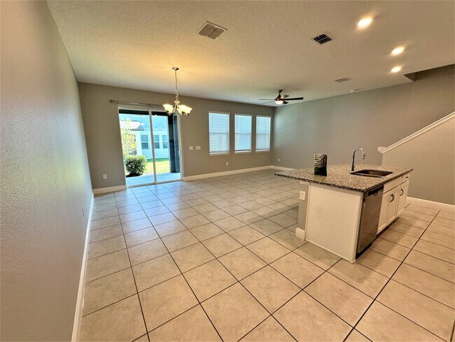 Building Photo - 2241 Shadowland Loop