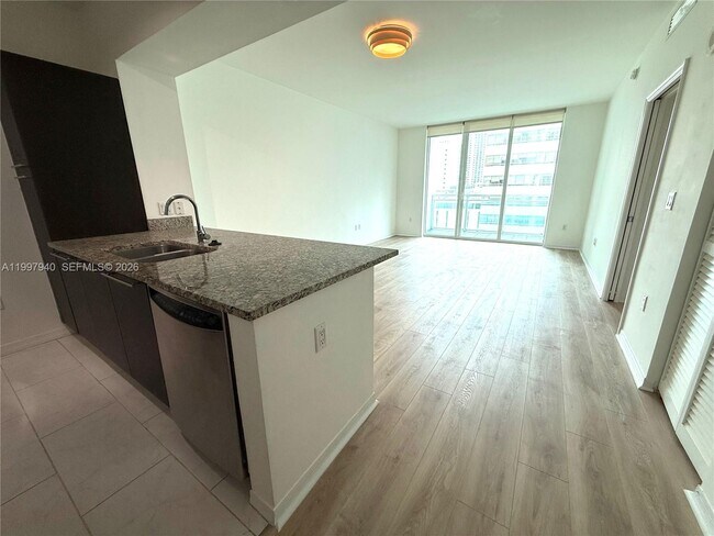 Building Photo - 951 Brickell Ave