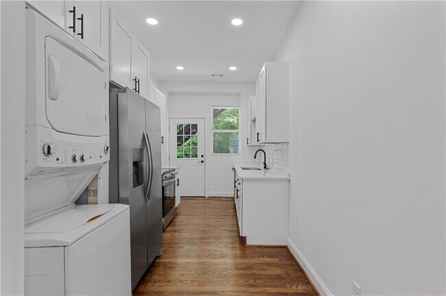 Building Photo - 360 Ponce De Leon Ave NE
